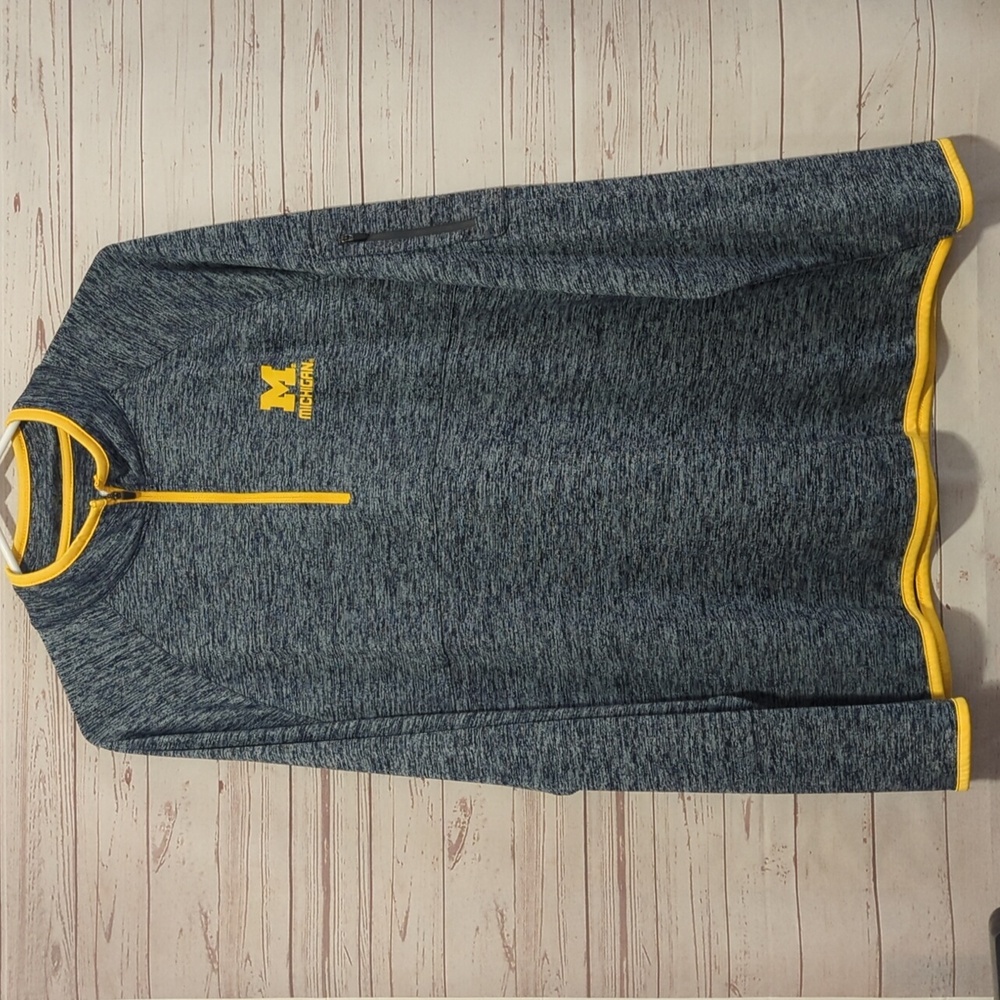 New Men's Colosseum Michigan Wolverines 1/4 Zip Front Pullover Athletic Shirt